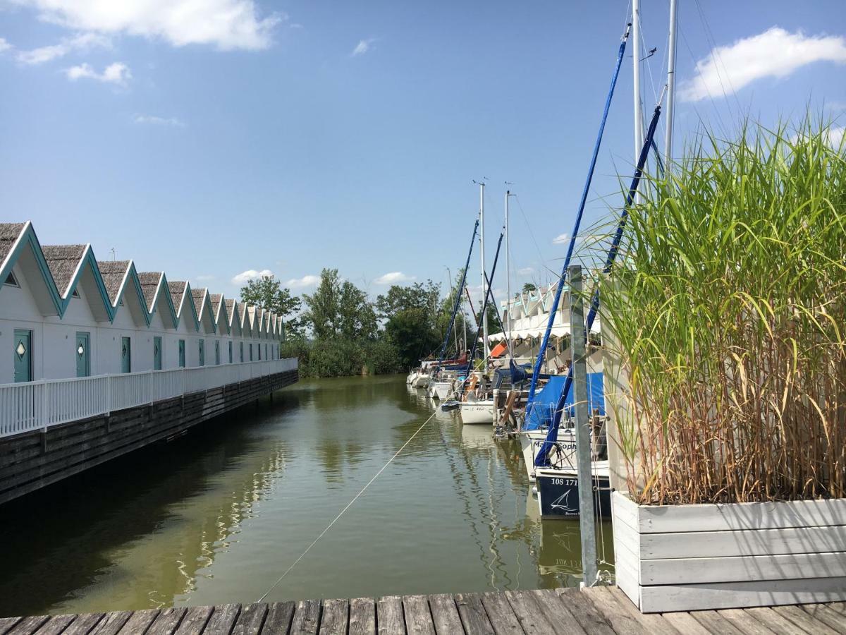 Bootshaus Am See Neusiedl am See Bagian luar foto